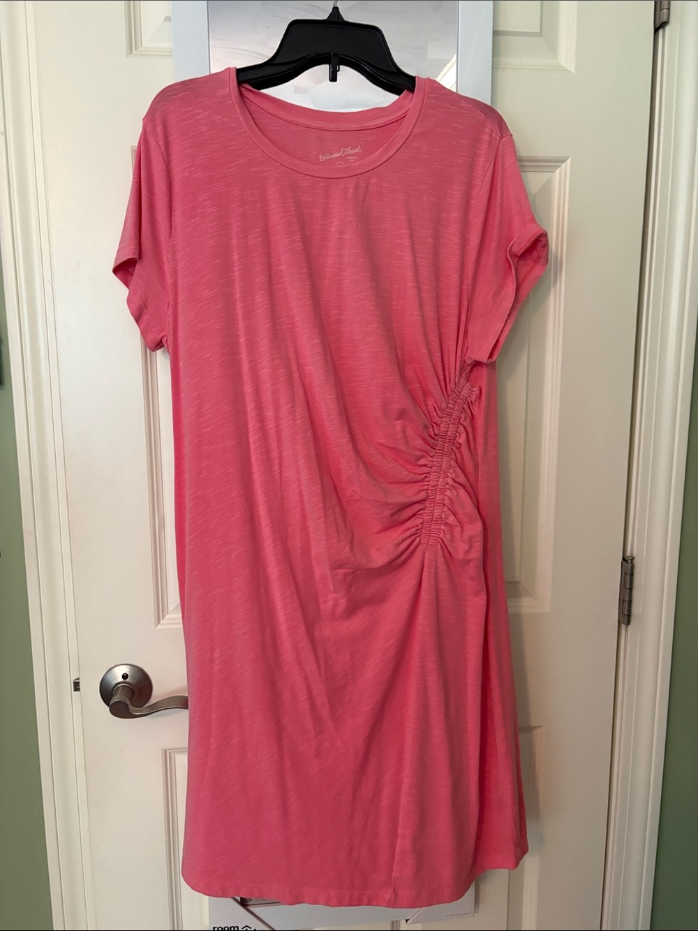 Universal Thread Coral Pink Short Sleeve Ruched Midi Dress
